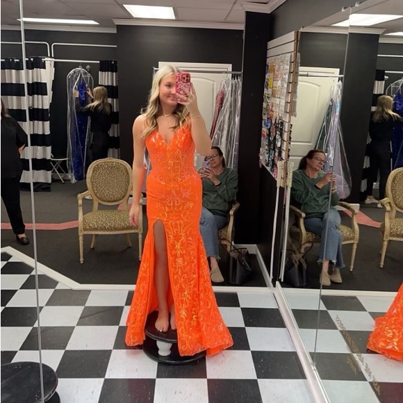 🧡🧡JVN by JOVANI PROM DRESS🧡🧡 - Picture 4 of 16